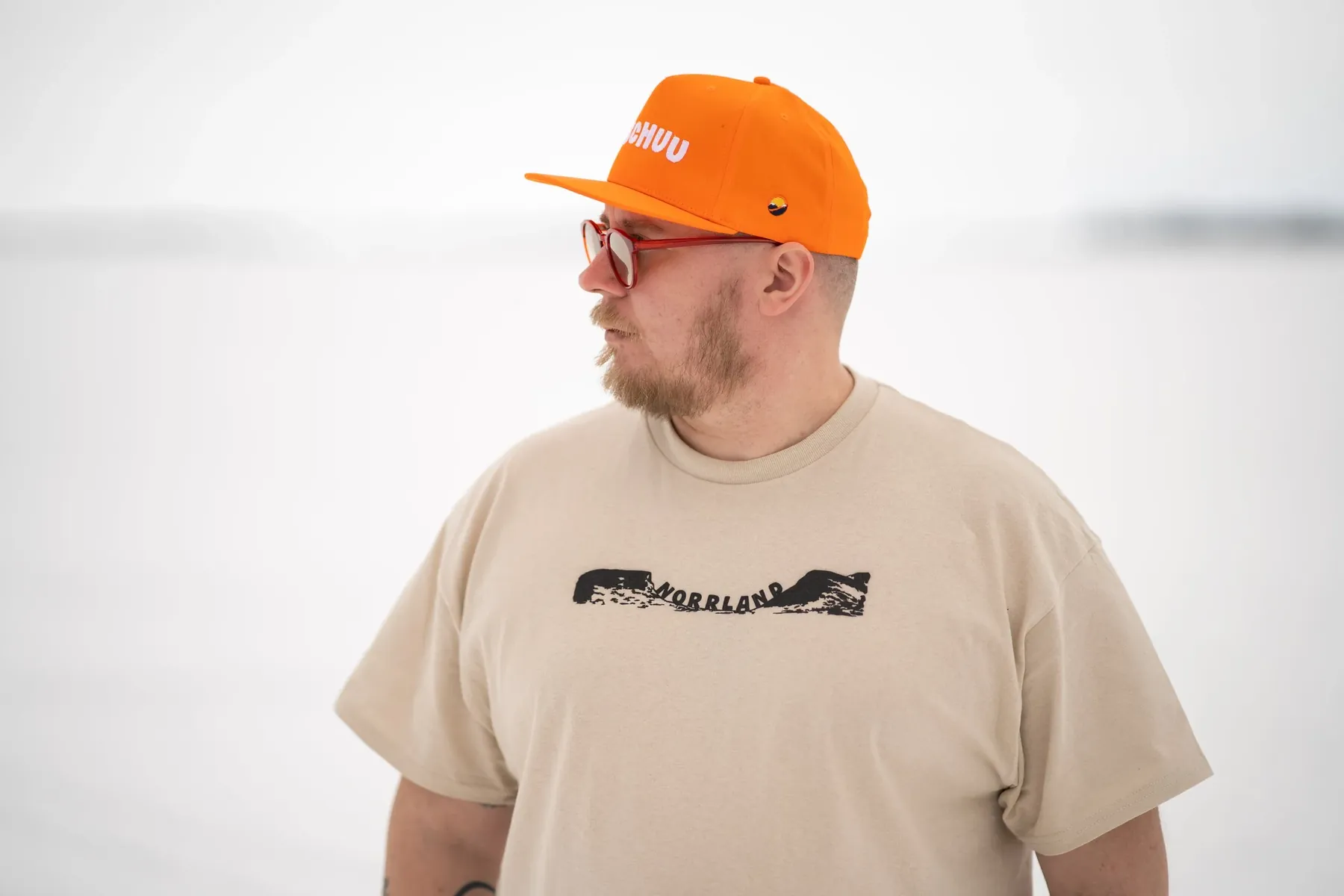 Pontus Johansson i orange keps